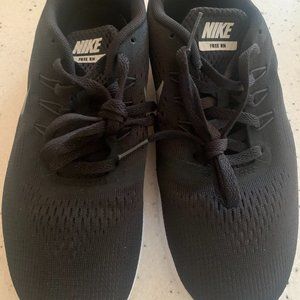 Nike Free RN - Kids 4Y